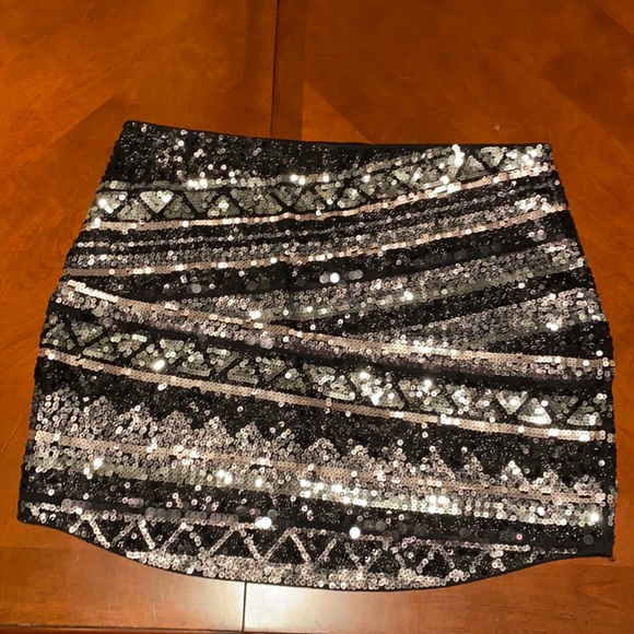 Express Black and Silver Sequin Skirt - Picture 1 of 3